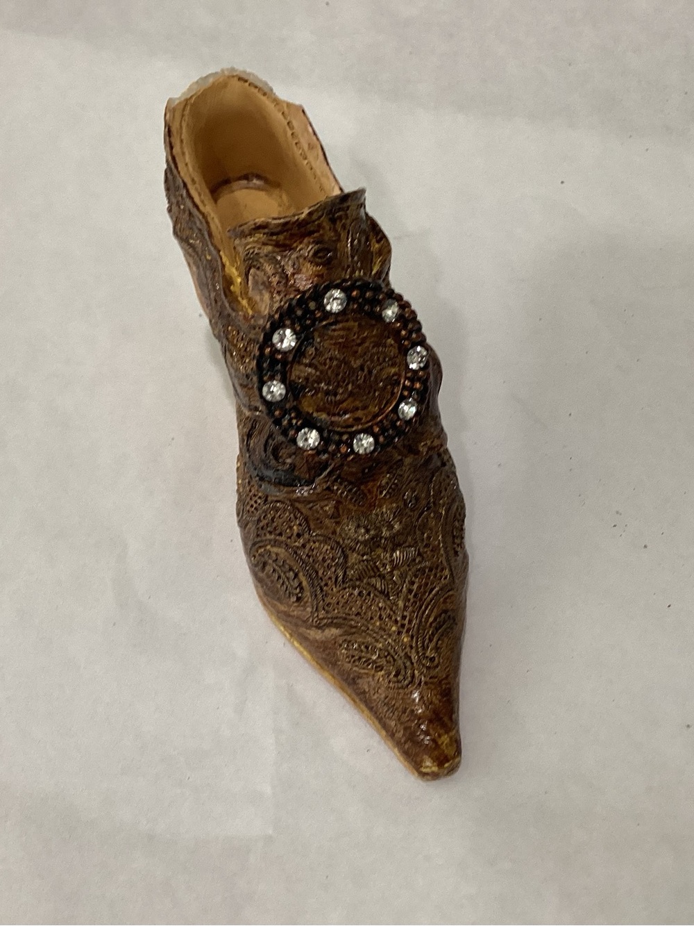 Vtg. Victorian style miniature shoe figurine, ornate paisley texture and